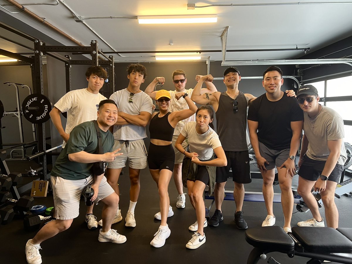 AZUKI STRONG ⛩️💪