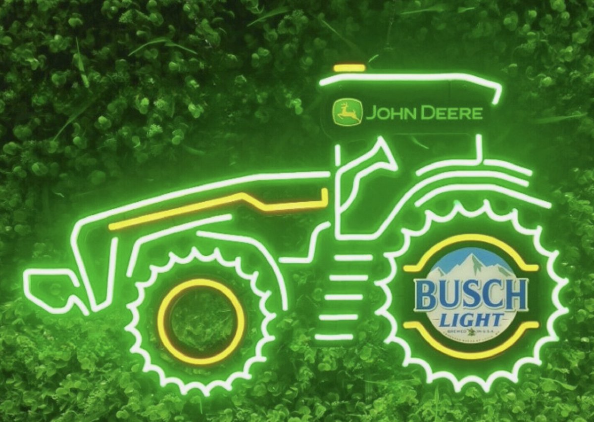 theatticbg's tweet image. After the last #FullPull of the night come see
us for some $2 Busch Light Cans!
#nationaltractorpullingchampionship