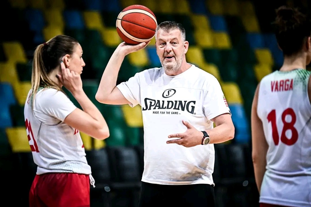 Basket_Senegal's tweet photo. Adversaire du Sénégal 🇸🇳, la Hongrie est arrivée à Kigali. 
La Team 🇭🇺 a foulé le paquet du BK Arena ce vendredi matin pour sa première séance d'entraînement.

#fibaworlcup #prequalify #hungary #senegal #kigali https://t.co/8yuC0v9a7n