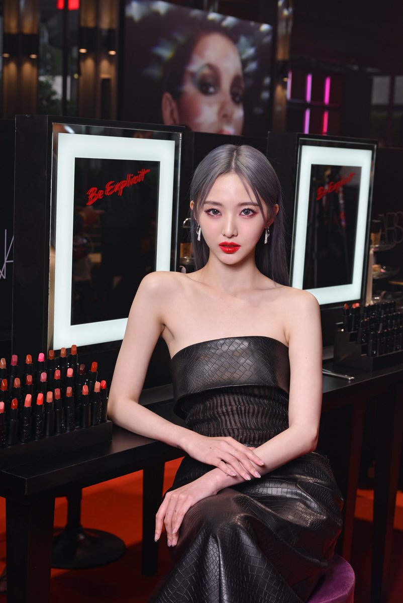 LaaluneOfficial's tweet photo. 💄💋
#NARSThailand
#BeExplicit
#NARSISSIST
#nenevader

Cr. IG: eak_waiyanggul https://t.co/cl5rhN7Mnl