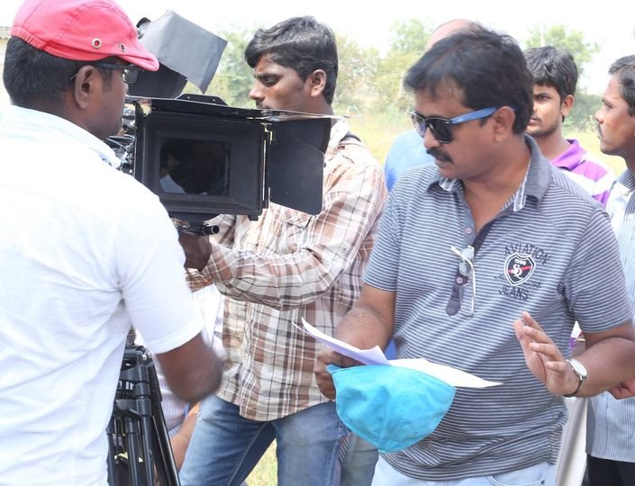 MChimmani's tweet photo. ఇప్పుడిప్పుడే ఈ మూడ్లోకి...
#FilePic
#WorkingStill https://t.co/VGSoOZpgb9