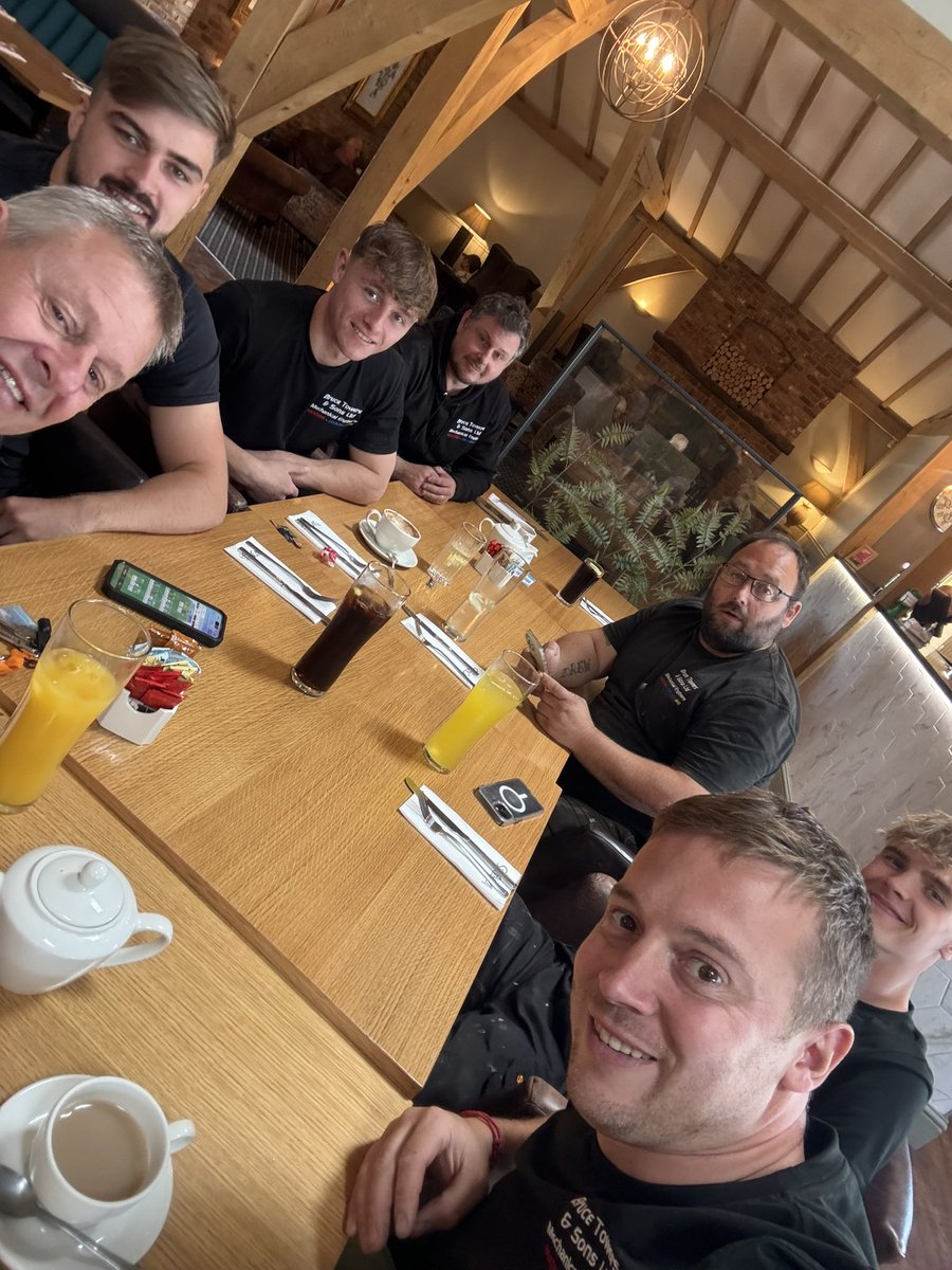 Dream team! Breakfast treat for the boys today after smashing this holidays! 💪🏼🔧