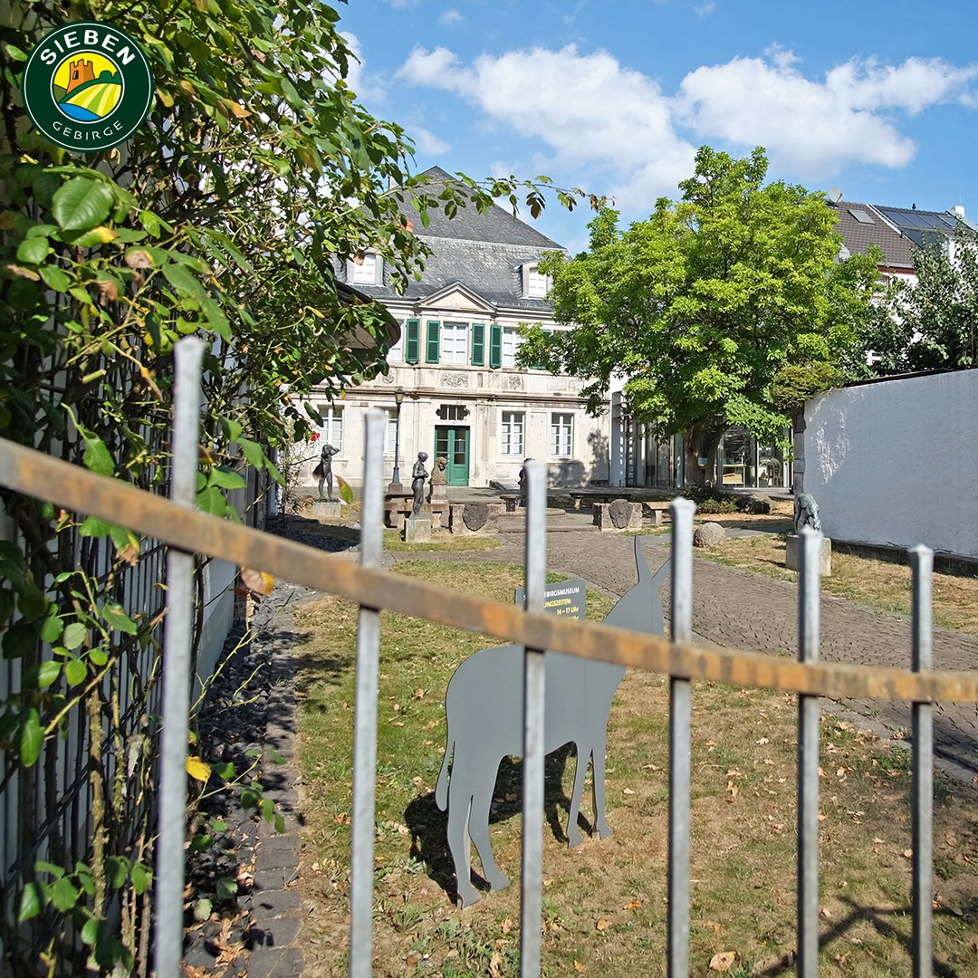 Das7Gebirge's tweet photo. Fr. 23.08.2024 ab 14.30: Brotbacken
.
.
@7Gebirgsmuseum #siebengebirge #königswinter #drachenfels #unkel @RegionBonn https://t.co/m5cKDgo5v7