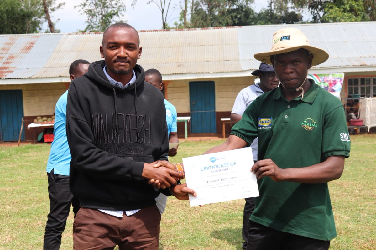 SNV Kenya (@snv_kenya) on Twitter photo The #REALMSProject, in partnership with <a href="/kerichocountygv/">Kericho County Government</a> , celebrated the graduation of #RegenerativeAgriculture Farmer Field School Facilitators, Master Trainers, and Champions. The #REALMSProject, in partnership with <a href="/kerichocountygv/">Kericho County Government</a> , celebrated the graduation of #RegenerativeAgriculture Farmer Field School Facilitators, Master Trainers, and Champions.