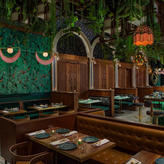 AstekInc's tweet image. #Level8, part of of the #MoxyDTLA, is a grown-up playground with eight unique restaurants immerse yourself in. Astek provided wallcoverings for three of the eight spaces, including custom design and faux mirrors, to fulfill the atmospheric vision of #HoustonBrothersHospitality.