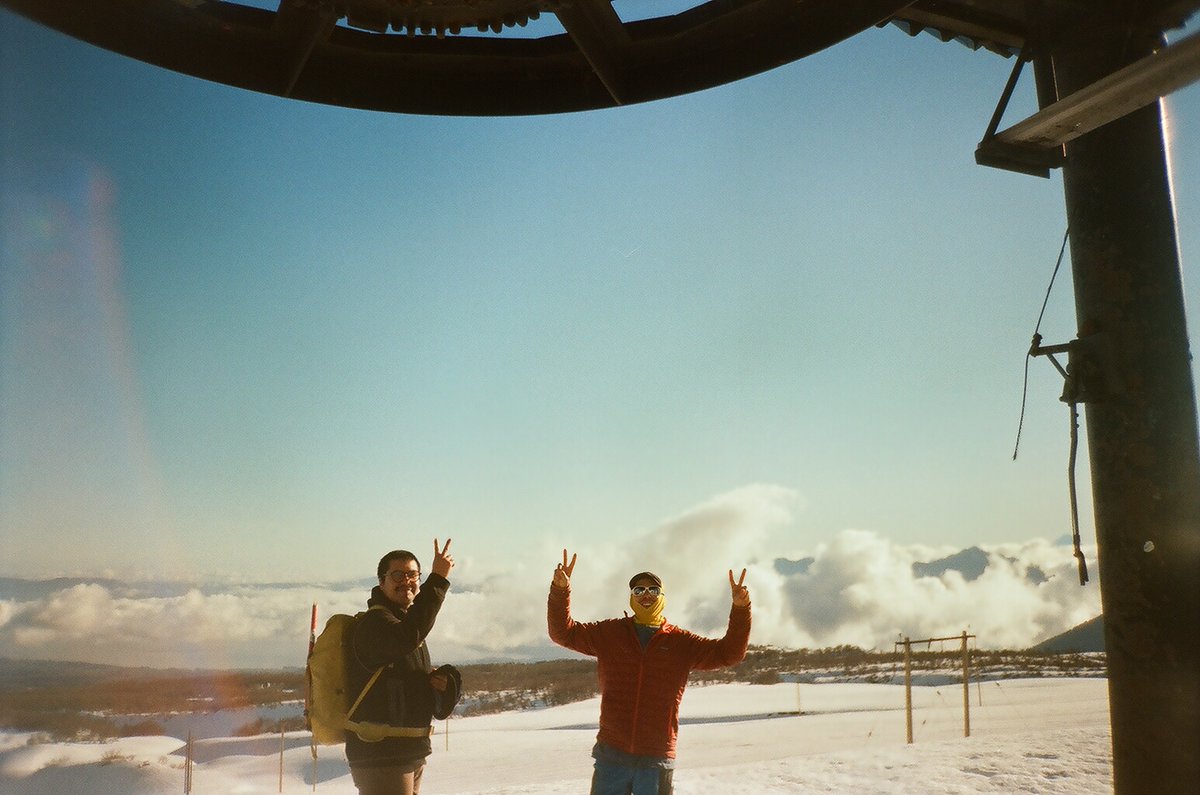 JosephCart75116's tweet photo. ¡Allá el Llaima!
Río de nubes los separa, 
estos dos reinos.

Ascenso volcán Villarrica parte 2.  
Julio de 2024.

 #filmphotography #Volcano #parquenacionalvillarrica #Villarrica #VolcánVillarrica https://t.co/A7KTmCJiUP