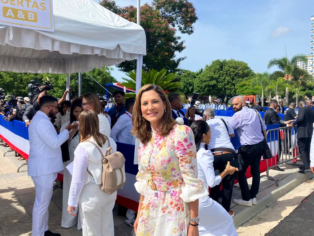 Tengo la bendición de estar aquí en la hermosa República Dominicana para celebrar la toma de posesión del presidente <a href="/luisabinader/">Luis Abinader</a>.

¡Espero seguir trabajando con él y su Gobierno para traer más prosperidad a nuestros dos países!

¡Felicidades, presidente Abinader!