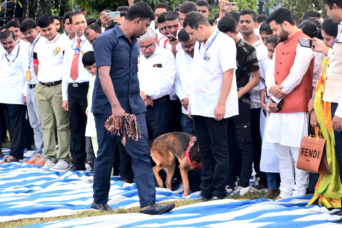 aaihbxairport's tweet image. A dog show with highly skilled security dogs was organised at  Hubballi Airport during 78th Independence day celebration by Airport Security Unit to showcase their ability to provide us a secure environment.
#Skilled #SecurityDog
@AAI_Official
@AAIRHQSR @aairedsr