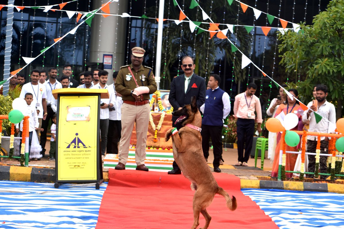 aaihbxairport's tweet image. A dog show with highly skilled security dogs was organised at  Hubballi Airport during 78th Independence day celebration by Airport Security Unit to showcase their ability to provide us a secure environment.
#Skilled #SecurityDog
@AAI_Official
@AAIRHQSR @aairedsr