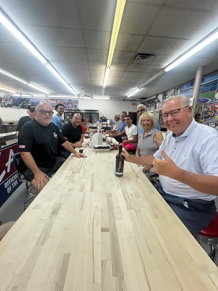 Hanging out in Buffalo at La Nova.
Over billions of wings sold.
And they are sensational !