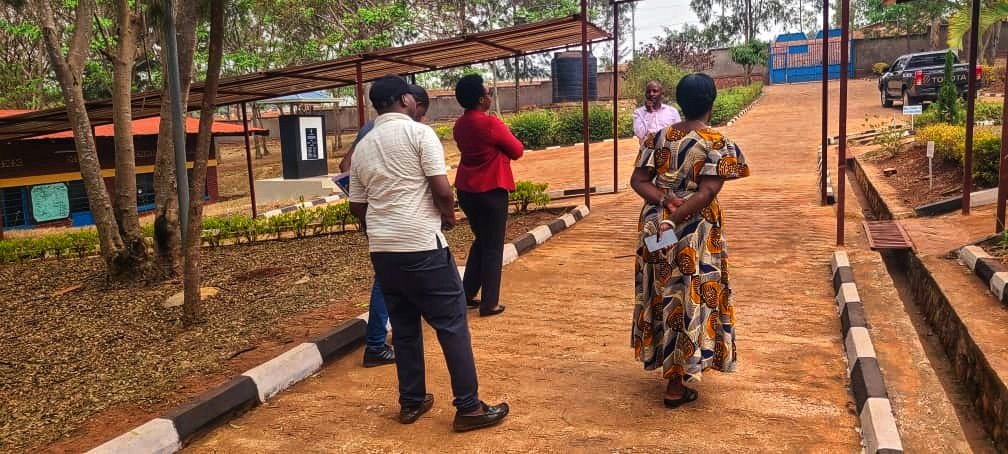 Kirehe District (@kirehedistrict) on Twitter photo Uyu munsi umuyobozi w'Akarere wungirije ushinzwe imibereho myiza <a href="/JanviereMukand4/">Janviere Mukandayisenga</a> ari kumwe n'itsinda ry'abakozi bakorera mu burezi bafashe umwanya wo kugenzura mu bigo ko hanozwa isuku n'isukura mu bigo by'amashuri,bitegura ifungura ry'umwaka w'amashuri 2024-2025 bakora amasuku Uyu munsi umuyobozi w'Akarere wungirije ushinzwe imibereho myiza <a href="/JanviereMukand4/">Janviere Mukandayisenga</a> ari kumwe n'itsinda ry'abakozi bakorera mu burezi bafashe umwanya wo kugenzura mu bigo ko hanozwa isuku n'isukura mu bigo by'amashuri,bitegura ifungura ry'umwaka w'amashuri 2024-2025 bakora amasuku