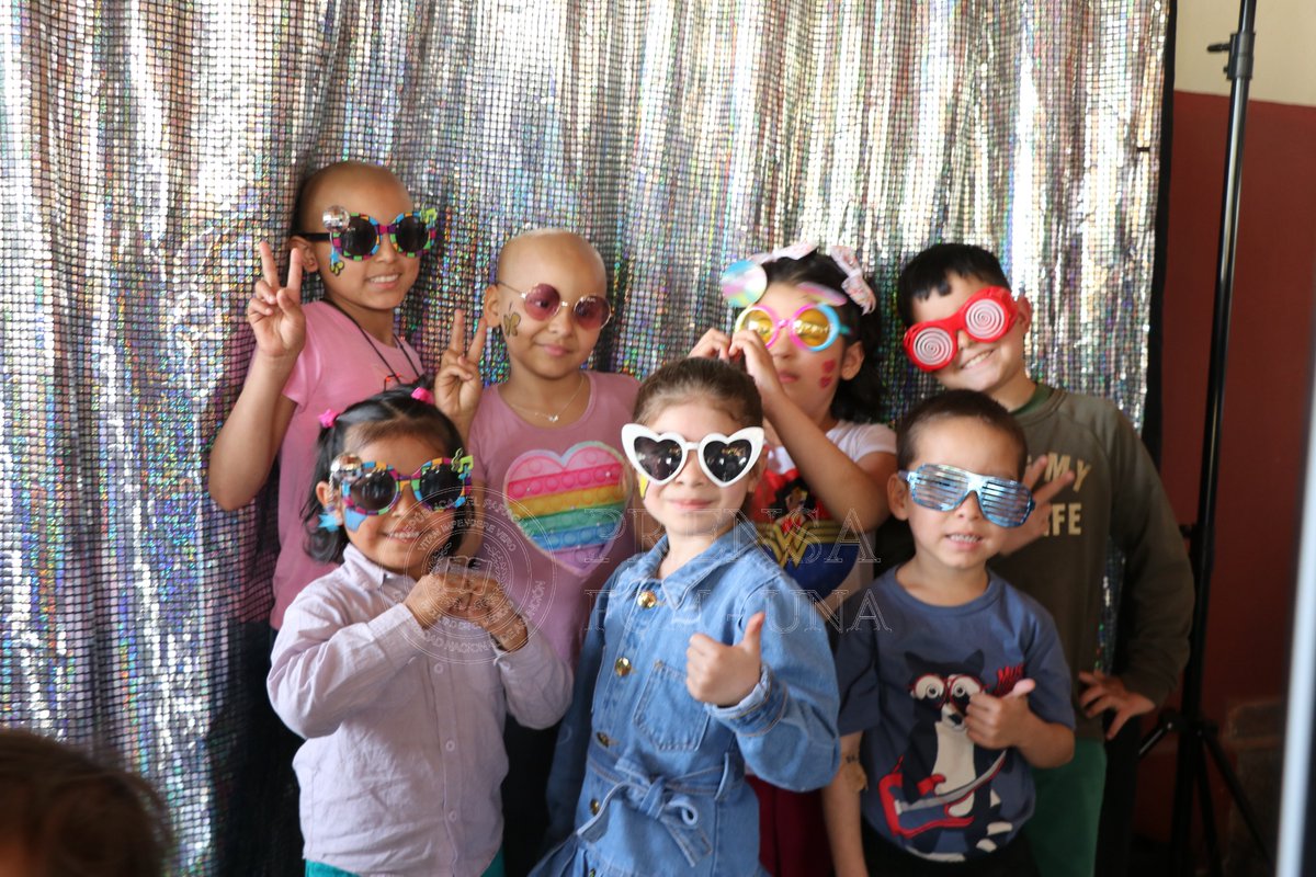 MedicinaUNA's tweet photo. Hoy celebramos el Día del Niño en el Dpto. de Hemato-Oncología Pediátrica del Hospital de Clínicas -FCMUNA con una jornada llena de sonrisas, regalos y esperanza. 🎁🌟 https://t.co/VhuY86tMbS