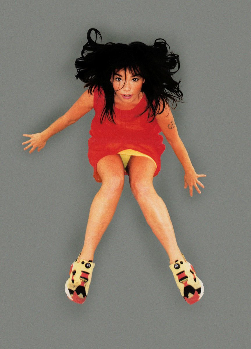 dailybjork's tweet photo. björk by Jean-Baptiste Mondino (1995) https://t.co/iQTrljXHDV