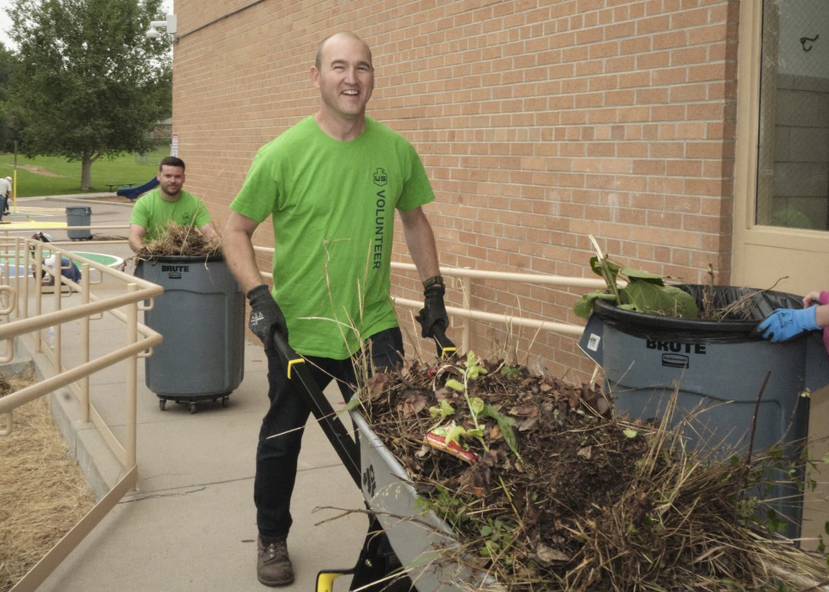 USEngineering's tweet photo. Thank you! to our Rocky Mountain region team members who participated in the @dps_foundation "Back to Class Bash," doing some mulching and clean up at Doull Elementary to show our students and educators we stand behind them as they embark on a new school year. #TeamUSEngineering https://t.co/jjOC0Mqhir