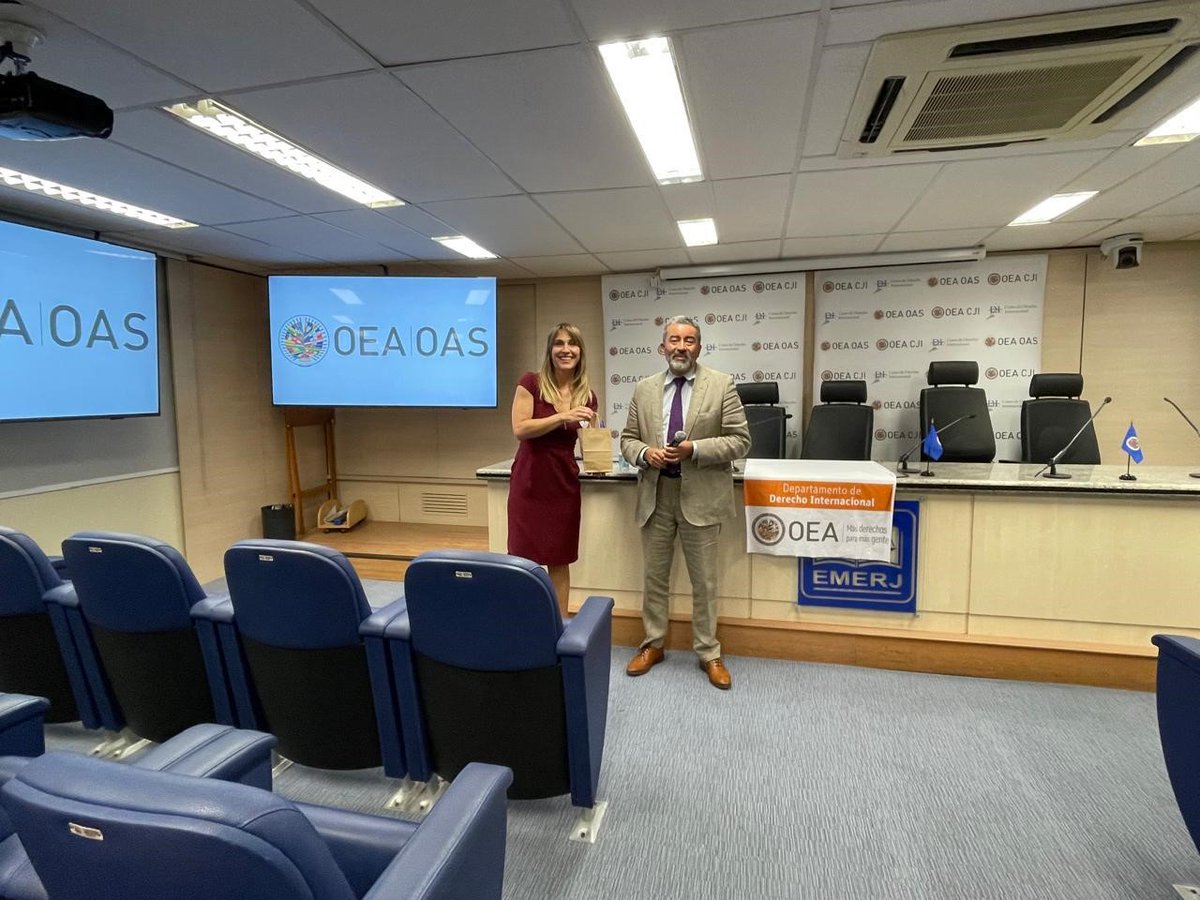 DDIOEA's tweet photo. 📚 El Comité Jurídico Interamericano recibe la visita de Romina Morello @RominaMorello, Comité Internacional de la Cruz Roja @CICR_es.  Profesora invitada al Curso de Derecho Internacional.  

#OEA #CJI #ComitéJurídicoInteramericano #DerechoInternacional https://t.co/o33PbCAKqu