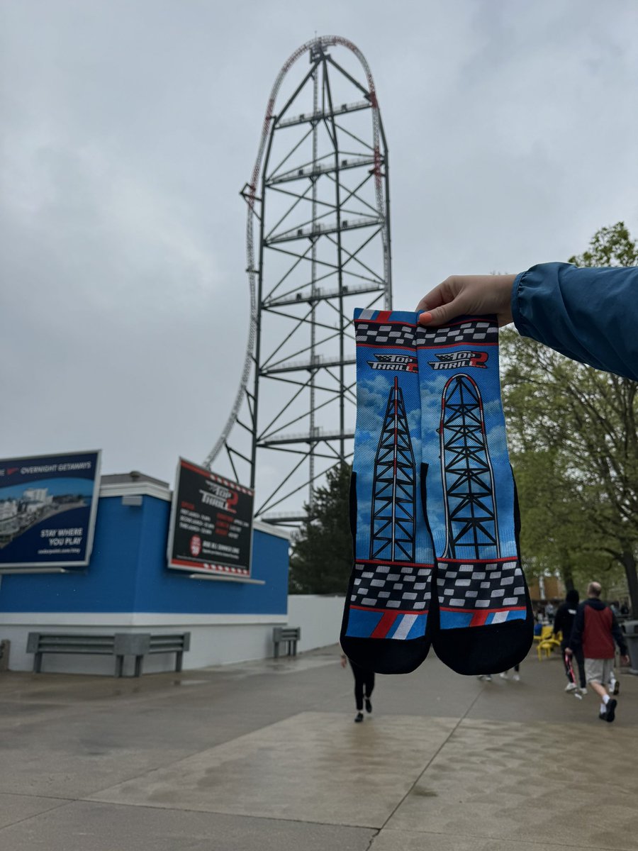 RockEm's tweet image. Happy #NationalRollerCoasterDay, we promise our socks are operating today.