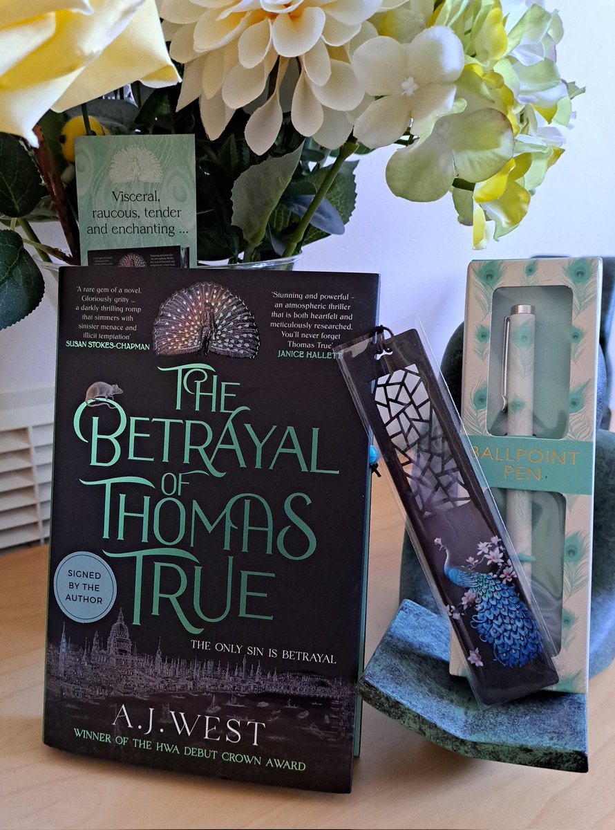 Em 📚 nightreader tweet media