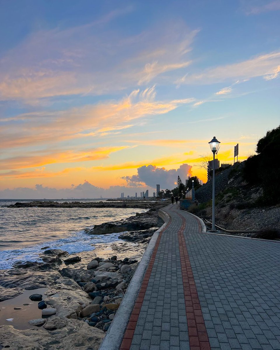 visitcyprus's tweet photo. 🌅 Strolling by the sea during sunset with Lemesos skyline in view—pure magic. What more could you ask for? 🌊✨ #VisitCyprus #CyprusSummer #Cyprus2024 #Limassol
📷 IG chooseyourcyprus https://t.co/paI0nsEAgy