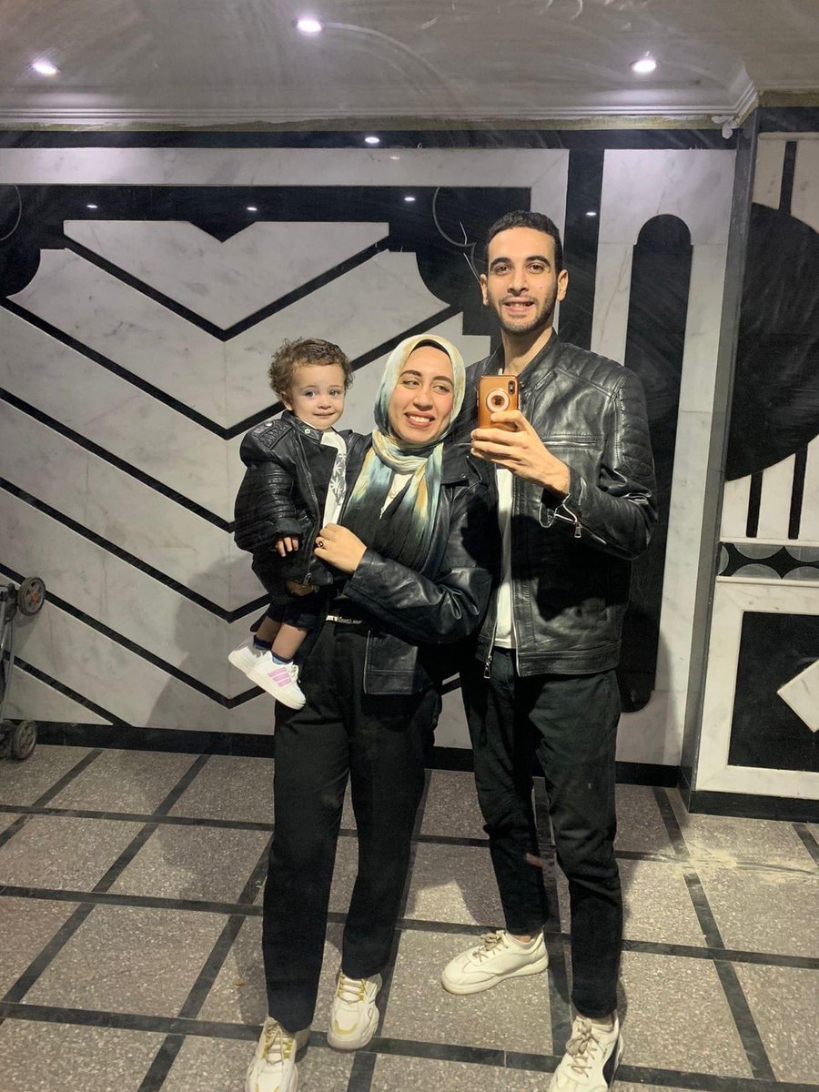 kapotshaya's tweet photo. ادعوا دي تبقى اخر جمعة صعبه تعدي عليهم .. ادعوا لمحمد ربنا يطمنه ويطمنا ويخرج بخير يارب وميطولش عن كدا .. وادعوا ربنا يقر قلب اسماء و عينها بخروجه .. وادعوا ل لورينا وايلا ربنا يفرحهم بخروجه ليهم بالسلامة يارب
#دكتور_محمد_الحناوي_بريء
#جمعة_مباركة https://t.co/TKbzr6eROi