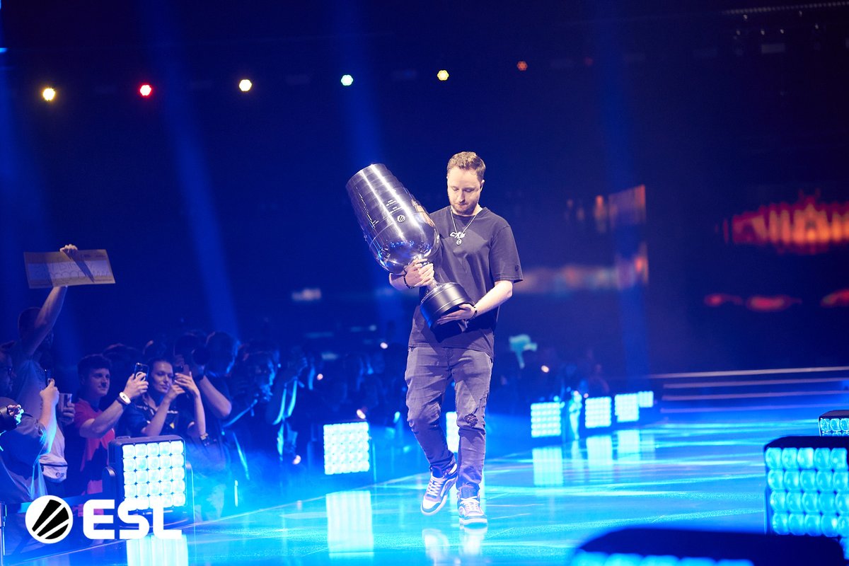 ESL Counter-Strike tweet media