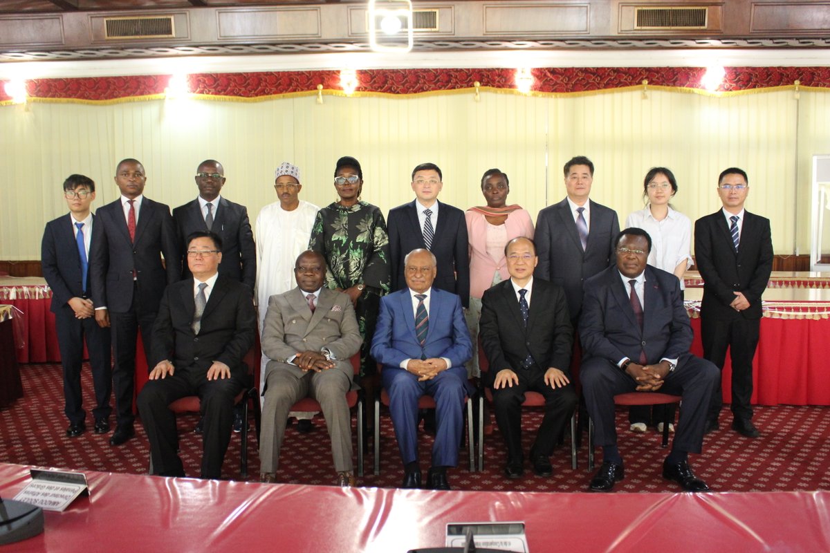 The Vice Gov. of China’s Guangxi Zhuang Autonomous Region H.E. Liao Pinhu has met today in Yaoundé with Cameroon’s Minister of Justice, Keeper of Seals, Laurent Esso. Discussions centred on continuous tensions &amp; conflicts btw Chinese mining firms &amp; localities in eastern Cameroon.