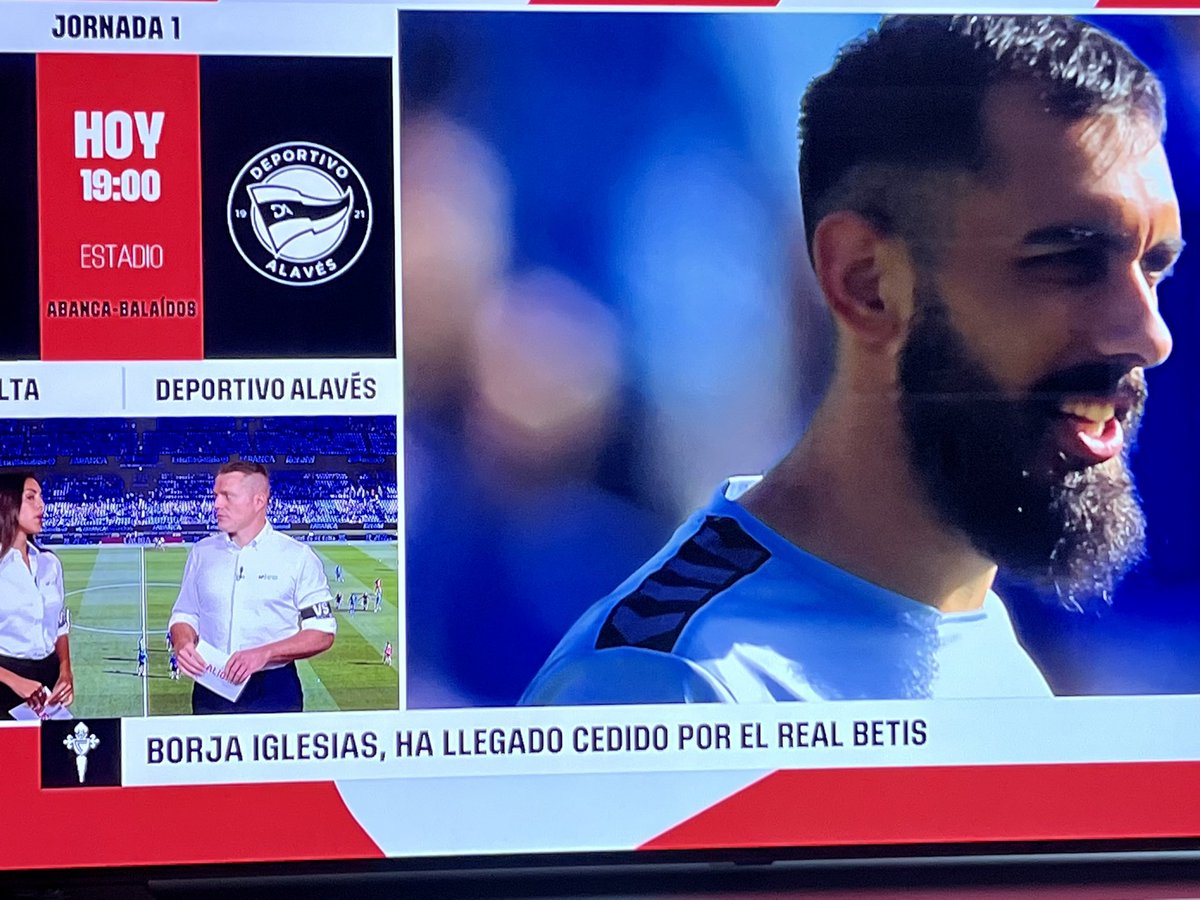 Tildes y Comas (@tildesycomas) on Twitter photo En <a href="/MovistarFutbol/">Fútbol en Movistar Plus+</a> tampoco tienen claro los usos de la coma.
Entre el sujeto (Borja Iglesias) y el verbo (ha llegado) no es necesaria.
Lo sería si no hubiera verbo. En <a href="/MovistarFutbol/">Fútbol en Movistar Plus+</a> tampoco tienen claro los usos de la coma.
Entre el sujeto (Borja Iglesias) y el verbo (ha llegado) no es necesaria.
Lo sería si no hubiera verbo.