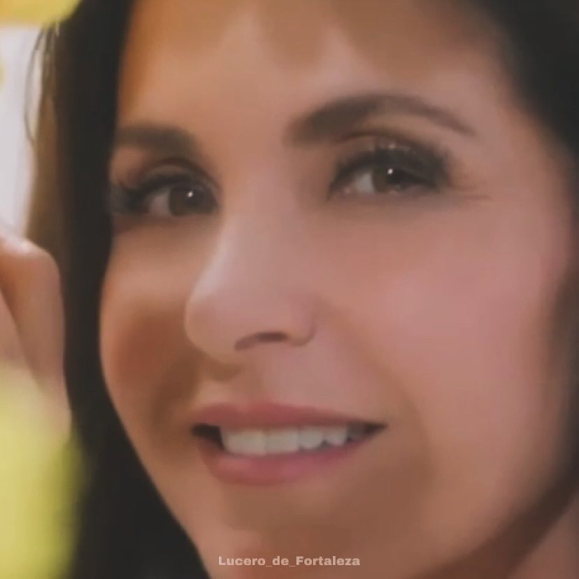 Vickitoxria's tweet photo. La dueña de la piel más hermosa 😍

@LuceroMexico https://t.co/ciFHRA6m9S