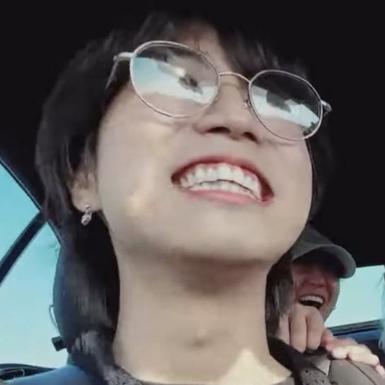 hanjicentral's tweet photo. my sweet boy i hope you stay this happy always https://t.co/l1BtYMK216