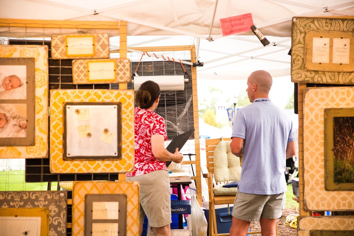 Who doesn't love browsing stunning artwork!? Join us Labor Day Weekend, August 31st &amp; September 1st, for our Perfect Hues: Baytowne Art Festival featuring local and regional artist.🎨