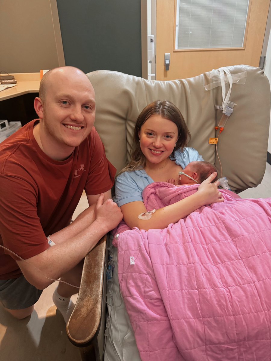 Naomi Mae Froedge
7 lbs 13 oz
Born August 13th at 4:34 PM

Ms. Naomi has had to spend a few days in the NICU for respiratory help but will be going home soon!💕 Thanks to the nurses and doctors at Community North for taking care of our baby girl!

#girldad💕