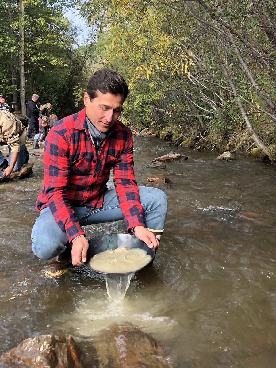 yukonhusky's tweet photo. Happy #DiscoveryDay Yukon! 
The Discovery Day long weekend celebrates gold being discovered in Bonanza Creek on August 16, 1896 setting off the Great Klondike Gold Rush in Dawson City, Yukon! 
#ExploreCanada #ExploreYukon #GoldRush @VisitDawsonCity @TravelYukon https://t.co/zS72xkjTvv