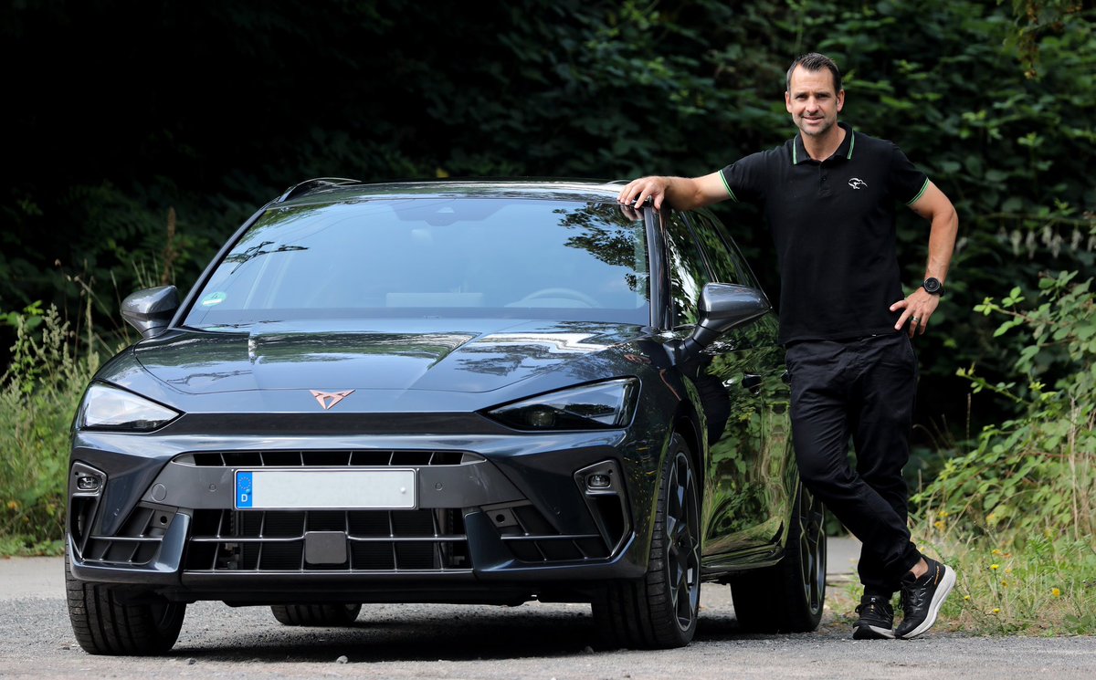 Nicolas_Kiefer's tweet photo. Gestern habe ich mein neues Auto abgeholt. 🚘 Ein neues Auto, aber ich bleibe der Alte. 😉✌🏻
#Markenbotschafter #HACKEROTT https://t.co/KlaC30BXIq