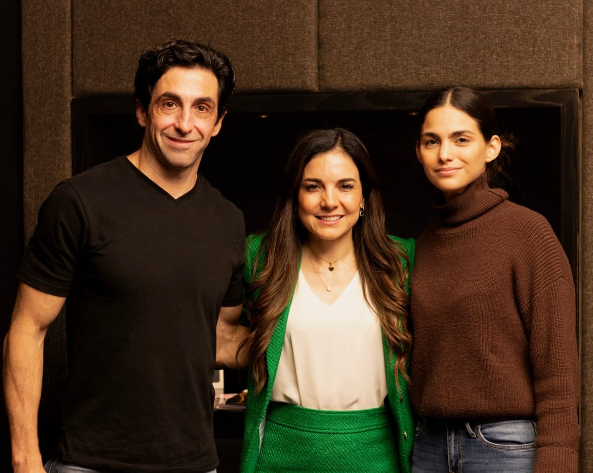 Villarreal82's tweet photo. 🎙️Entrevista sobre el futuro del trabajo con Dora Valdes🎙️ 

Puntos relevantes de la sesión recomendada para quien busca ideas para el bienestar con sus colaboradores🌟

1- Trabajó en IKEA donde trajo a MX las prácticas para hacer feliz a empleados cuando pocos hablaban de ello https://t.co/UU8NzAybeG
