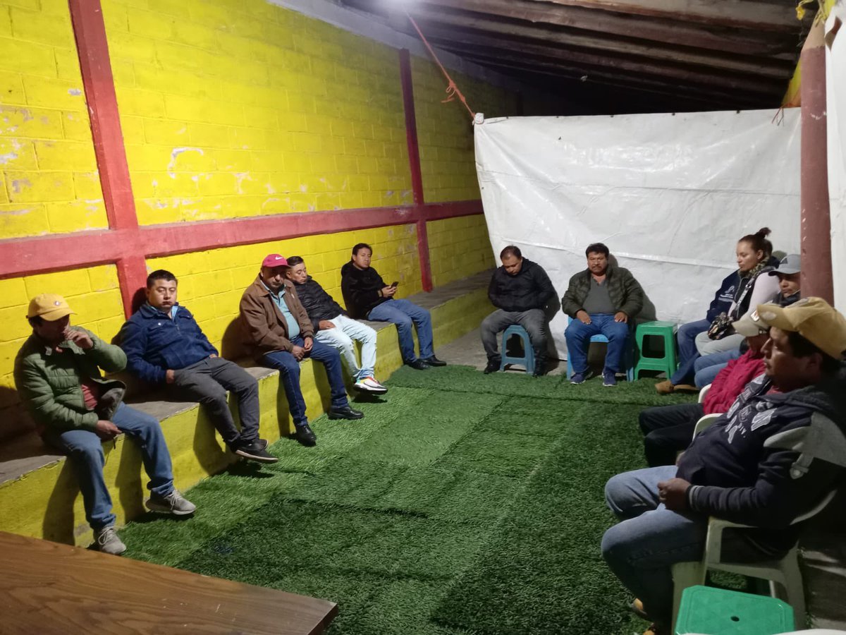 Reunión con los compañeros transportistas del municipio de #Acajete. 
Se tiene que mejorar la calidad de nuestros clientes para incrementar nuestro rendimiento en el municipio. 

#Mototaxis