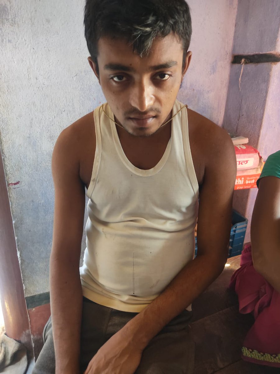RajeshALKPK's tweet photo. @shokachiguda Sir, this young man(Rohit Kumar So Chagendra Yadav Gogri police station,Khagaria Bihar)age about 25 yrs is missing  today i.e 16 Aug 24  at Kacheguda Rly station about 2:30 pm.please do the needful at your end. Rajesh my mob 9751464416(WhatsApp)/7320954416 https://t.co/s7ujGKqaL4