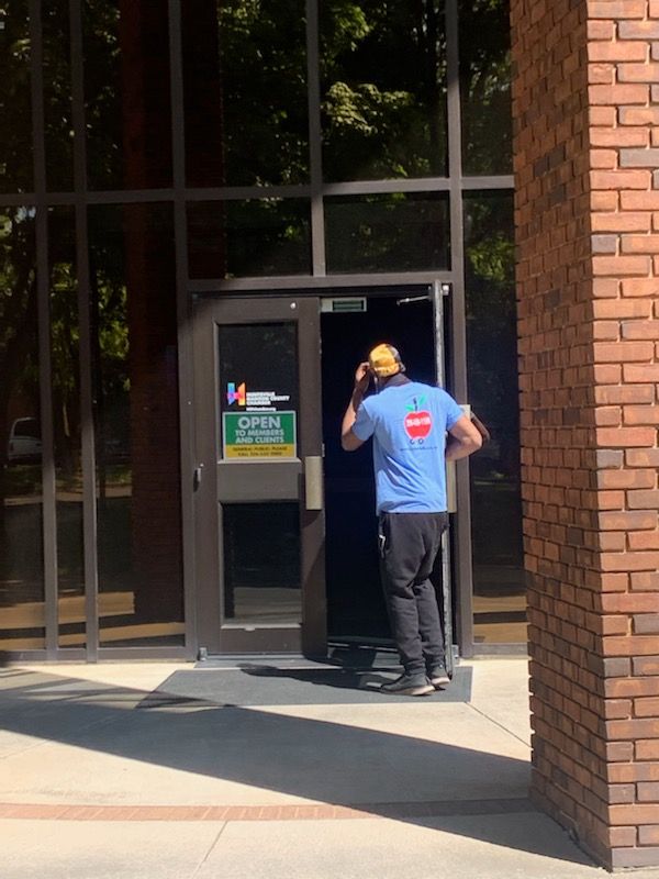 ApplewhiteMover's tweet image. Planning an office relocation? We specialize in helping businesses transition smoothly with minimal downtime. Let us handle the heavy lifting so you can focus on what matters most—your business! #BusinessMoves #OfficeRelocation #LocalMovingExperts 
256-430-1198