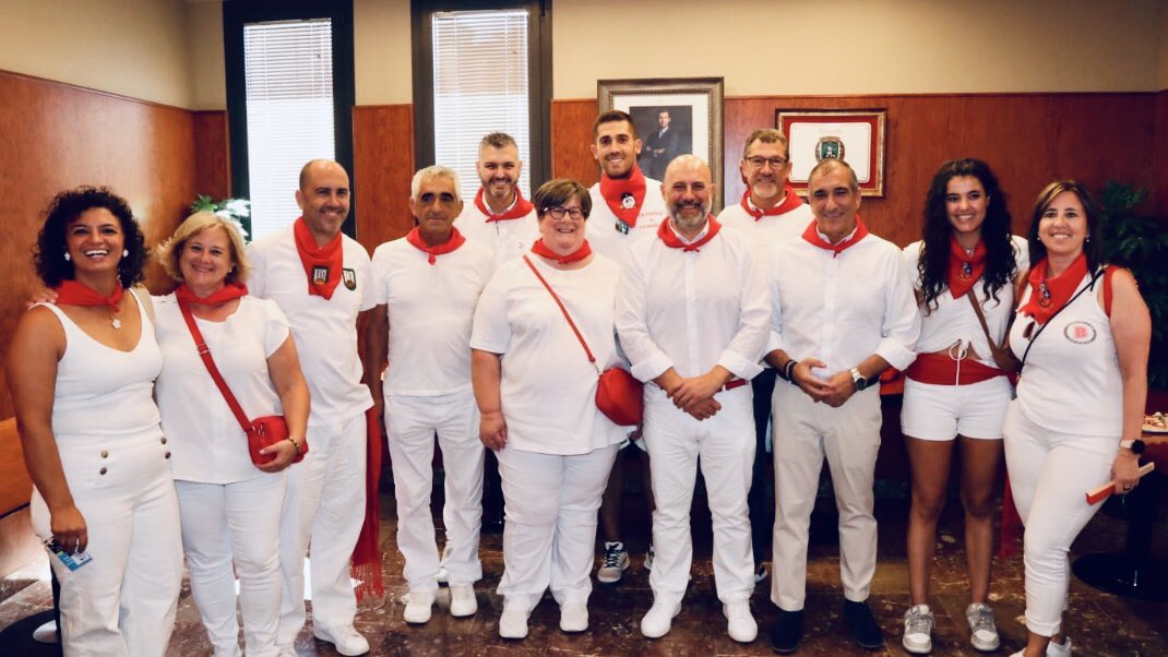 Ayer acompañamos a los compañeros de <a href="/CabanillasPSN/">Cabanillas PSN</a> en el inicio de sus fiestas 🎉! 
 Viva Cabanillas! Viva San Roque!

<a href="/PSNPSOE/">Socialistas Navarra / ❤️</a> <a href="/psnribaforada/">PSN-PSOE RIBAFORADA</a> 
#navarra #riberadenavarra