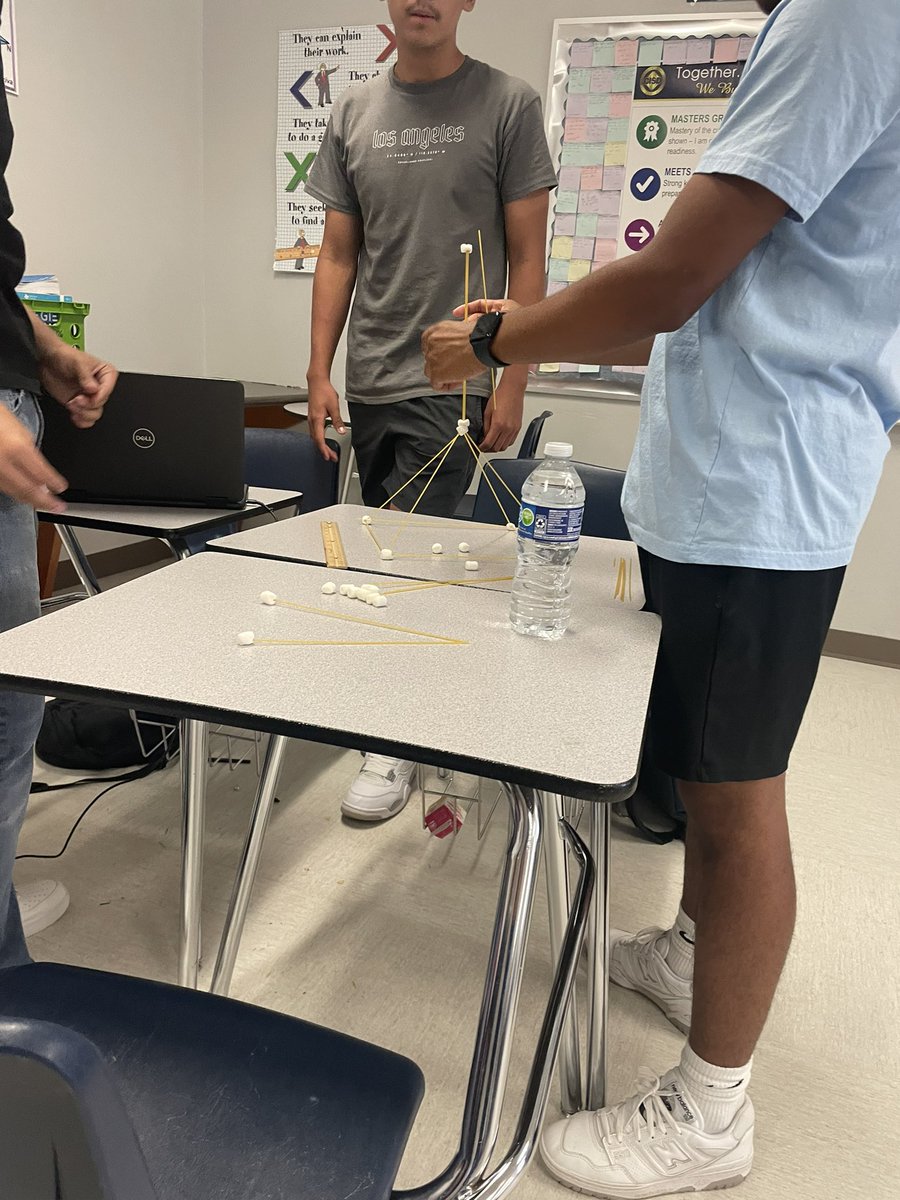 lion_yearbook's tweet photo. Marshmallow-Spaghetti Challenge part 3! #smalltownvibes #SELday #lionpride #bestkidsever #ClintHS #ChallengeAccepted #IWantAPizzaParty https://t.co/17hRszdYRh
