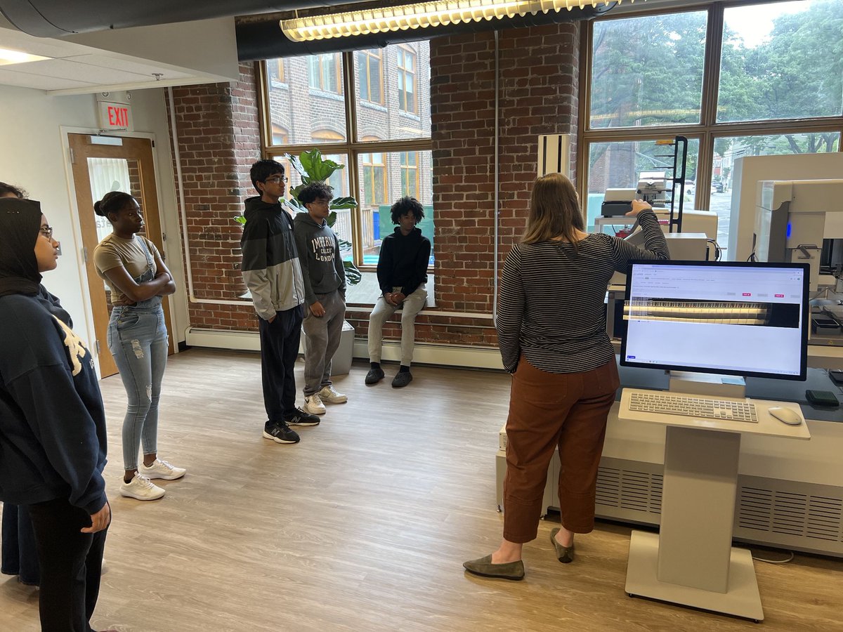 automata_tech's tweet image. Last week, we had the pleasure of introducing 6 high school students from Cambridge, MA, to the world of Automata as part of the STEAM Career Exploration Program 🚀
Enabling them to see the work that happens in local STEM companies and meet people who have careers in STEM 🥼