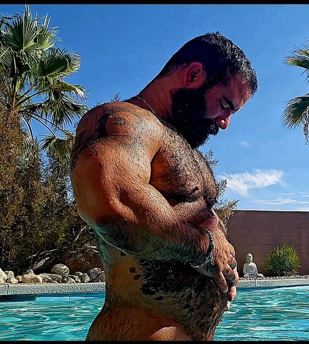 Watch lostinbears's leaked NSFW photo on TwXstars