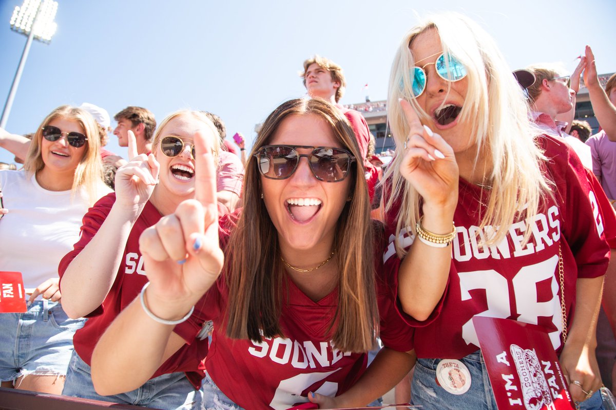 OU_Athletics's tweet photo. 𝟮 𝗪𝗘𝗘𝗞𝗦 𝗨𝗡𝗧𝗜𝗟 𝗞𝗜𝗖𝗞‼️

Pack the Palace &amp; Wear Crimson ☝️
🎟️ » https://t.co/imD4AuupMj
🛍️ » https://t.co/hQnKhANNgd

#BoomerSooner https://t.co/AAMFLF3vaw