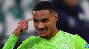 Arnav310310's tweet photo. 🚨 Transfer News 🚨 Crystal Palace are pushing hard to sign Maxence Lacroix, with personal terms already settled. Oliver Glasner wants him as a potential replacement for Marc Guéhi or an additional option.  #TransferNews#MaxenceLacroix #CrystalPalace #Wolfsburg https://t.co/kJZ8zALZ72