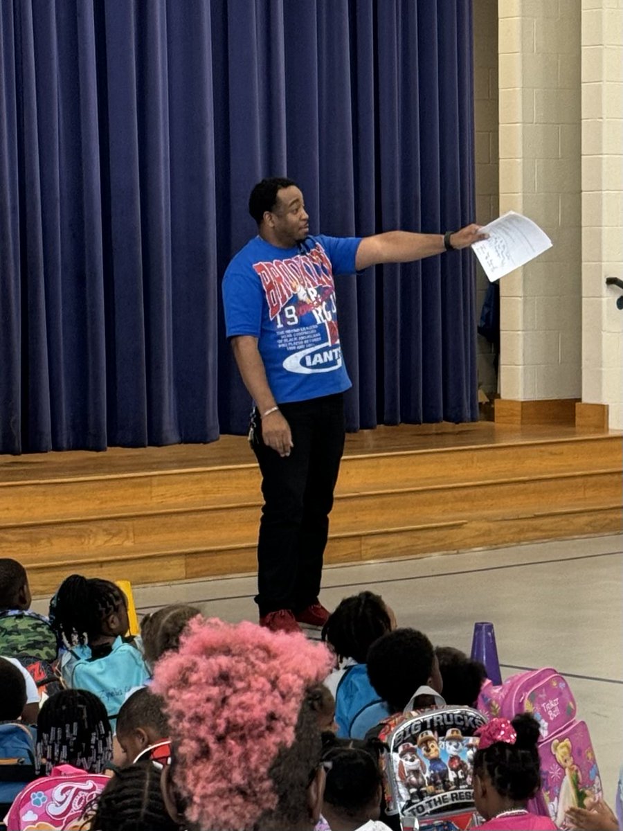 drdantzlerATL's tweet photo. It’s our first town hall at ⁦@SlaterPBSA⁩! Celebrating all our tigers (students &amp; adults) as we head into the weekend! ⁦@JovanDM⁩ ⁦@Andrea_N_edu⁩ ⁦@apmoultrie⁩ ⁦@PBS_Atlanta⁩ https://t.co/7TW9PTSPBu