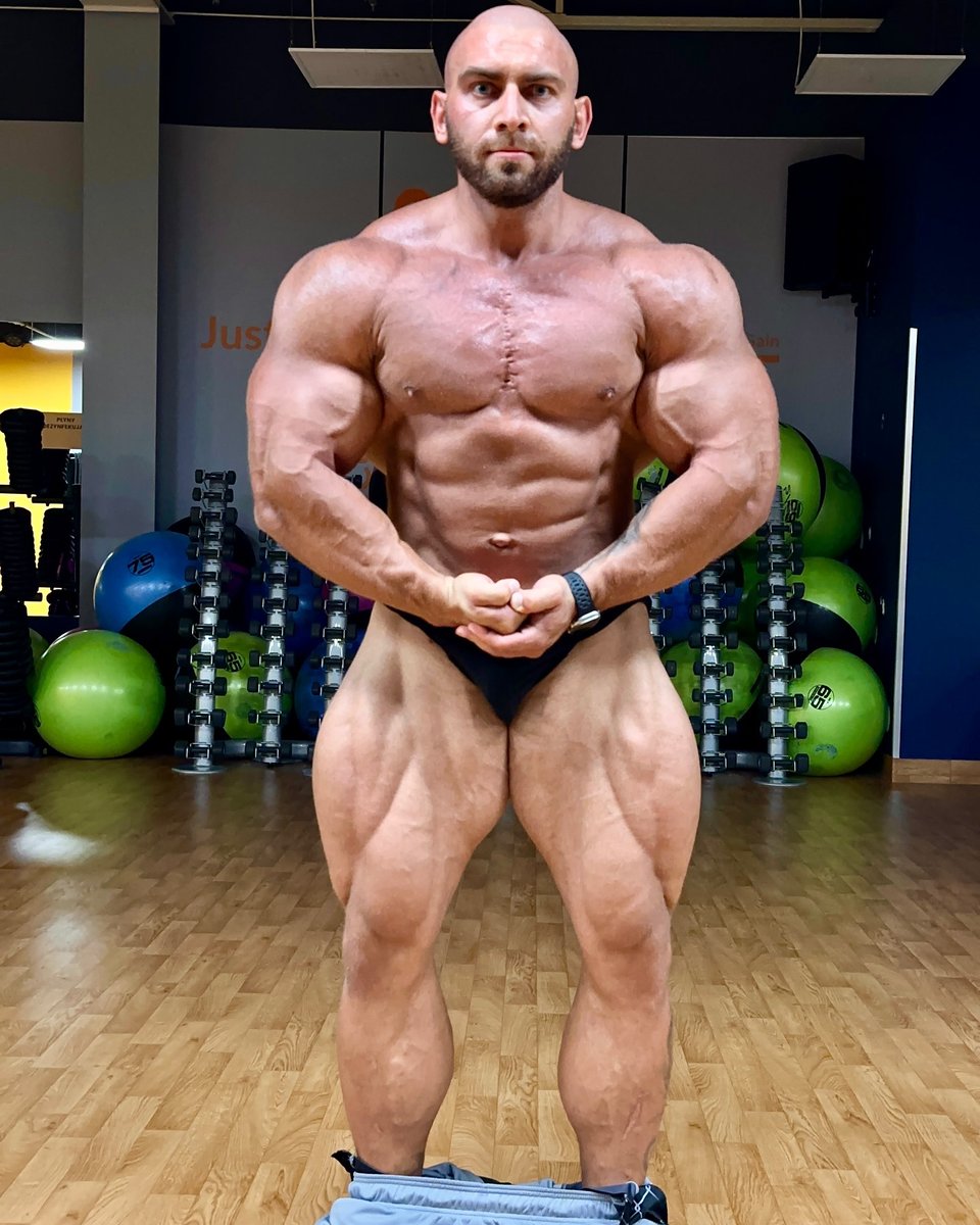 Antrenmancom's tweet photo. Krystian Wolski 12 weeks out from Romania Muscle Fest Pro https://t.co/8FvuZv1b2n