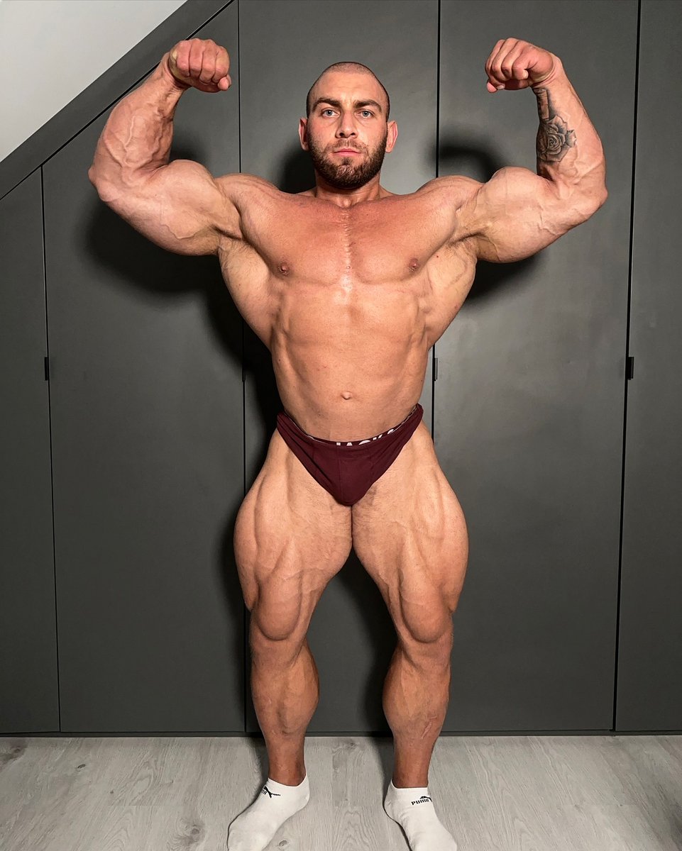 Antrenmancom's tweet photo. Krystian Wolski 12 weeks out from Romania Muscle Fest Pro https://t.co/8FvuZv1b2n