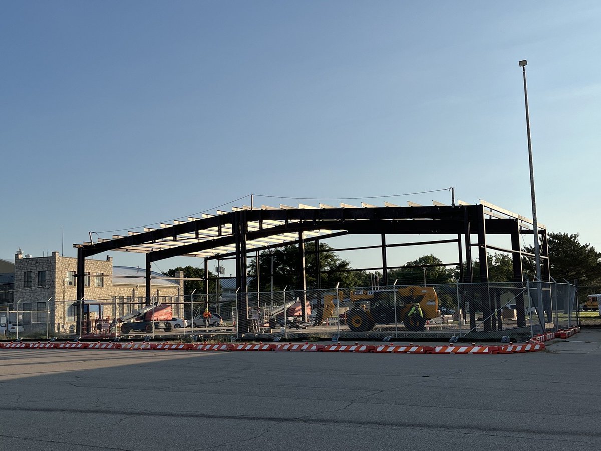 Manhattan,KS Airport tweet media