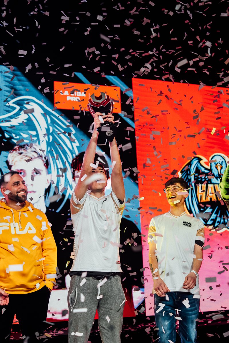 La Liga Pro (@laligaprocs) on Twitter photo Una copa para arrancar el viernes, no? Una copa para arrancar el viernes, no?