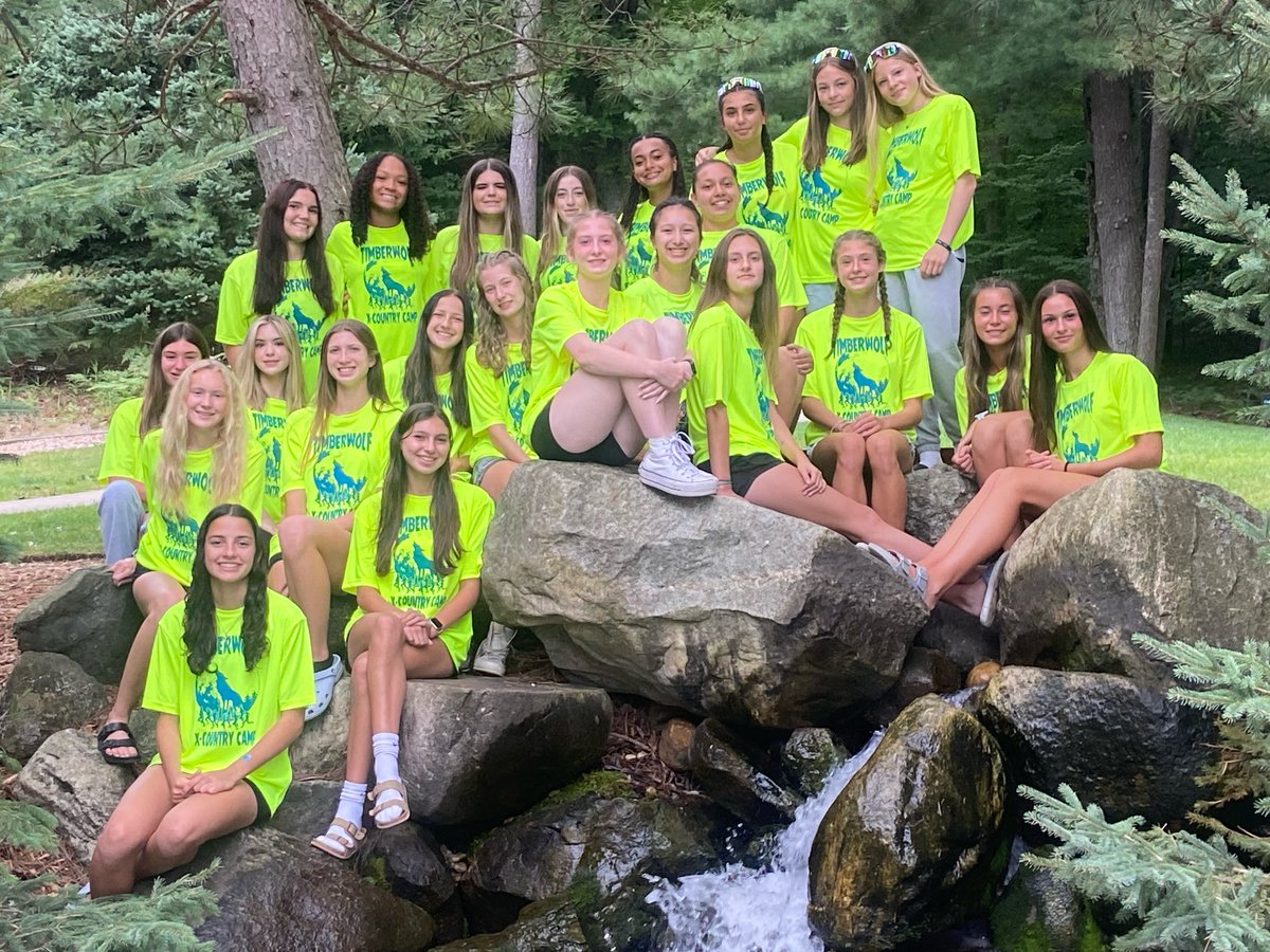 Lizzys1206's tweet photo. Cross Country Camp at Timberwolf Lake @DivineChildAthl #RunDCXC https://t.co/fH5OUtiIOz