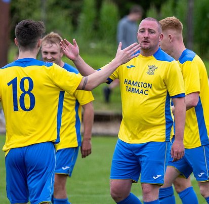 HurlfordUtd's tweet photo. Ford favourite @rosscofisher has signed on for 2024/25 and is available for tomorrow's cup tie at @KilsythRangers. Fish suffered missed the whole of last season thru injury, but he is now raring to go ... ๐ต๐ช
#MonTheFord #MonTheFish ๐ https://t.co/gJTMpPiblx