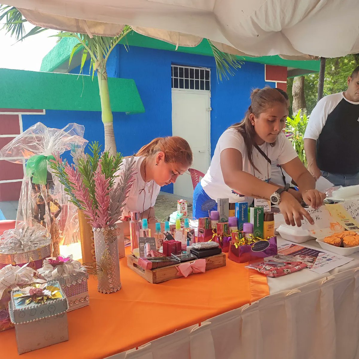 incesdelta1's tweet photo. #DeltaAmacuro || En el marco del 65 aniversario del Inces en Venezuela se realizó la gran Expo Feria Inces dónde todos los emprendedores, participantes de las formaciones, maestros técnicos, trabajadores del Inces...
#latecnicaquetransforma https://t.co/XrXrM21oFz